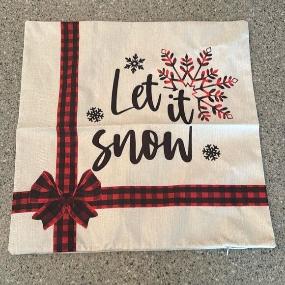 HOLIDAY Lot of 2 NEW Pillow Covers With Bonus Threshold NWT Wreath - Picture 6 of 11